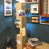 Libreria e Lampada di design