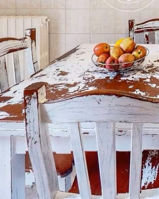 Tavolo bianco effetto shabby, 4 sedie.