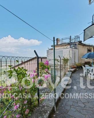Appartamento di 85 m² con 5 locali a Follo