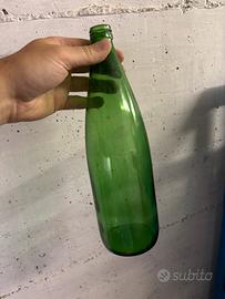 84 bottiglie riciclabili per succo di mela
