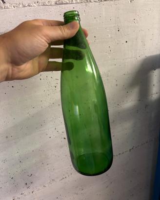 84 bottiglie riciclabili per succo di mela