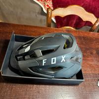 Casco fox
