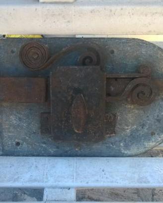 Serratura chiavistello in ferro forgiata a mano