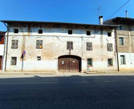 CASA DA PERSONALIZZARE CON GIARDINO