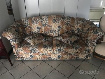 Divano nuovo in raso