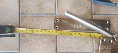 maniglie per finestre e portefinestre in alluminio