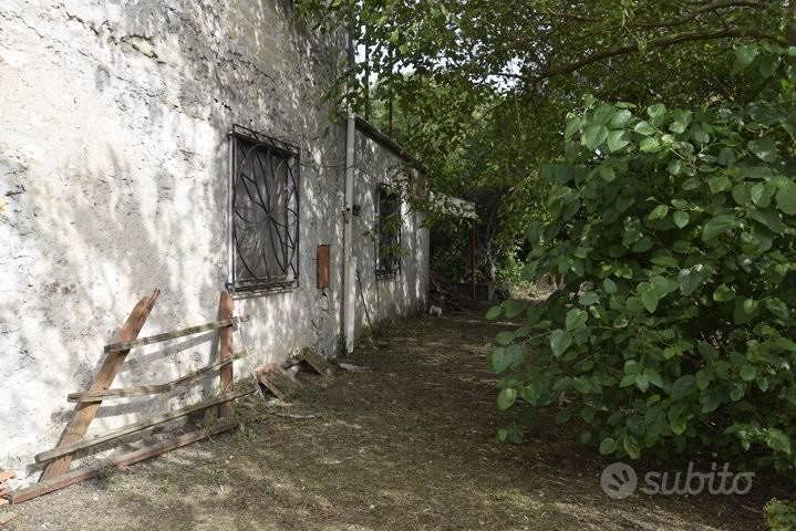 Rustico / Casale di 300 m² con più di 5 locali a A - Vista 4