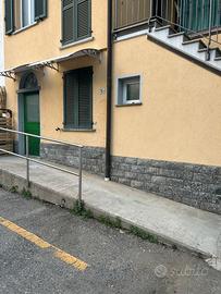 Cadrezzate con Osmate bilocale in centro paese