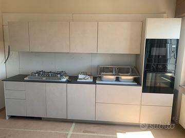 Cucina nuova mai usata