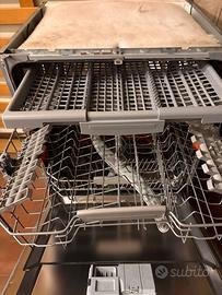 Lavastoviglie da incasso Ariston Hotpoint 3D Wash