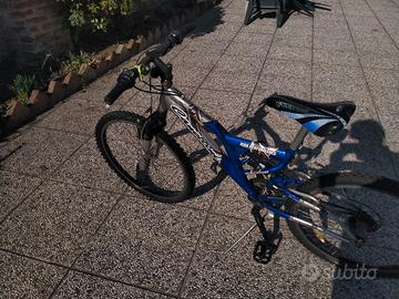 bicicletta da ragazzo perfettamente funzionante 