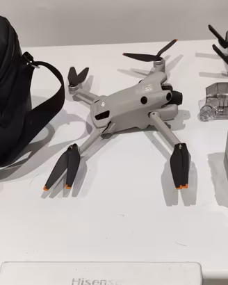 DJI Mini 4 Pro Fly More Combo con RC 2 + microSD 2