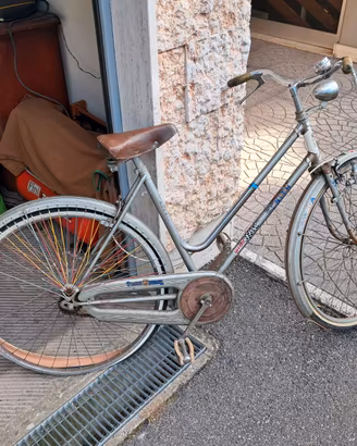 Bicicletta vintage anni 70 da ricondizionare.