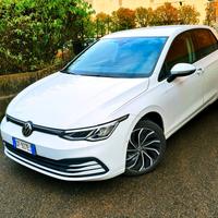 VW GOLF 8- 2.0 TDI - FULL OPT -NEOPATENTATI