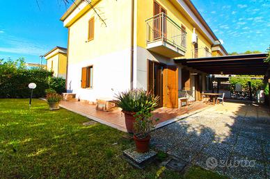 VILLA A SCHIERA A ASCEA