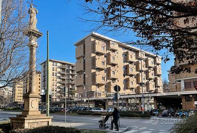 Monolocale in zona De Angeli - MM1 linea rossa