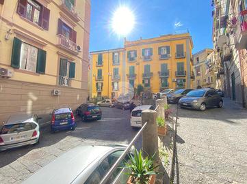 3 LOCALI A NAPOLI