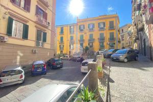 3 LOCALI A NAPOLI