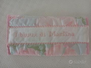 Portagioielli nuovo Camomilla ricamato a mano 