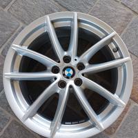 Cerchi in lega con pneumatici invernali