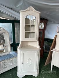 Angoliera rivisitata in stile shabby chic