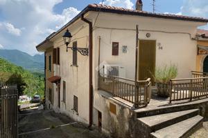 CASA SEMINDIPENDENTE A SETTEFRATI