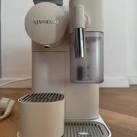 Macchina caffè De Longhi Nespresso Lattissima one