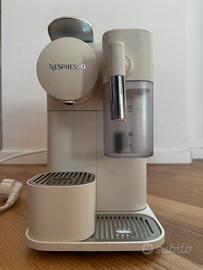 Macchina caffè De Longhi Nespresso Lattissima one