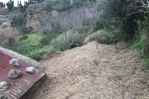 Terreno con rudere e pozzo