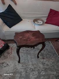 tavolino in legno di cirmolo. 