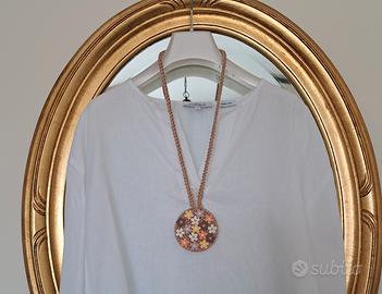 collana all'uncinetto medaglione fiorellini