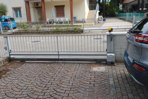 Appartamento con 2 camere letto e posto auto-