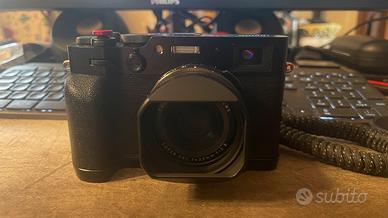 Mirrorless Fujifilm X100VI black