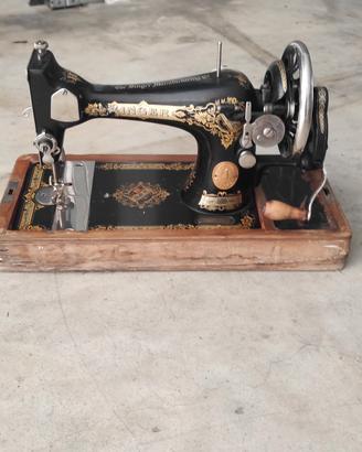 macchina da cucire vintage 