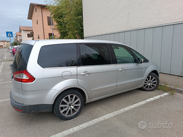 Vendo Ford Galaxy 2010