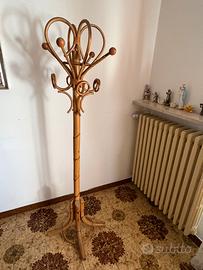 Attaccapanni in legno chiaro