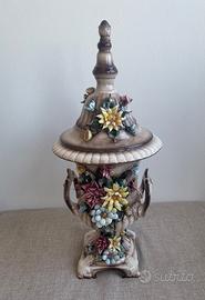 Vaso con coperchio Capodimonte