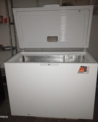 WHIRLPOOL CONGELATORE A POZZETTO