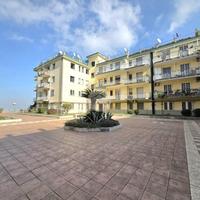 4 LOCALI A NAPOLI