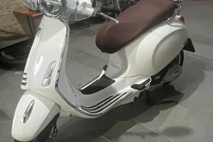Vespa primavera 125