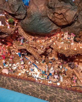 Presepe artigianale completamente fatto a mano