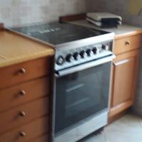 Cucina con forno elettrico