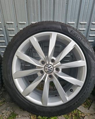Cerchi e Gomme ESTIVE Volkswagen R17 225 45 17