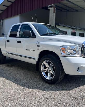 Dodge ram 1500 5.7 laramie