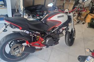 DUCATI MONSTER