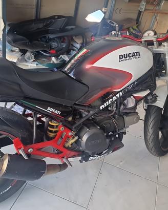 DUCATI MONSTER