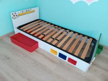 Letto singolo per ragazzo con inserti Lego