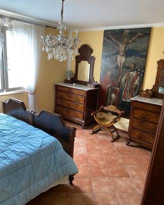 Camera da letto in legno di radica – fine ’800