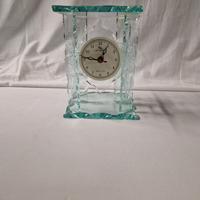 orologio da tavolo in vetro
