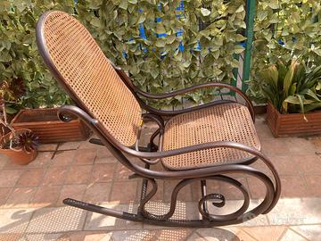 Antica sedia a dondolo.